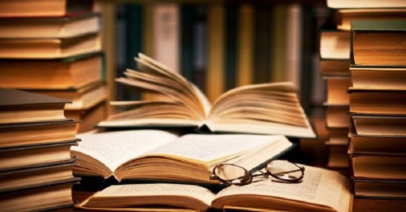 Tại sao lại có câu “Hãy yêu sách nó là nguồn kiến thức chỉ có kiến thức mới là con đường sống”!